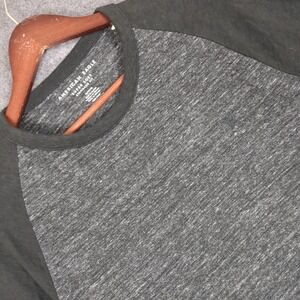 American Eagle Mens Super Soft Standard Fit Raglan Long Sleeve T-Shirt Gray M